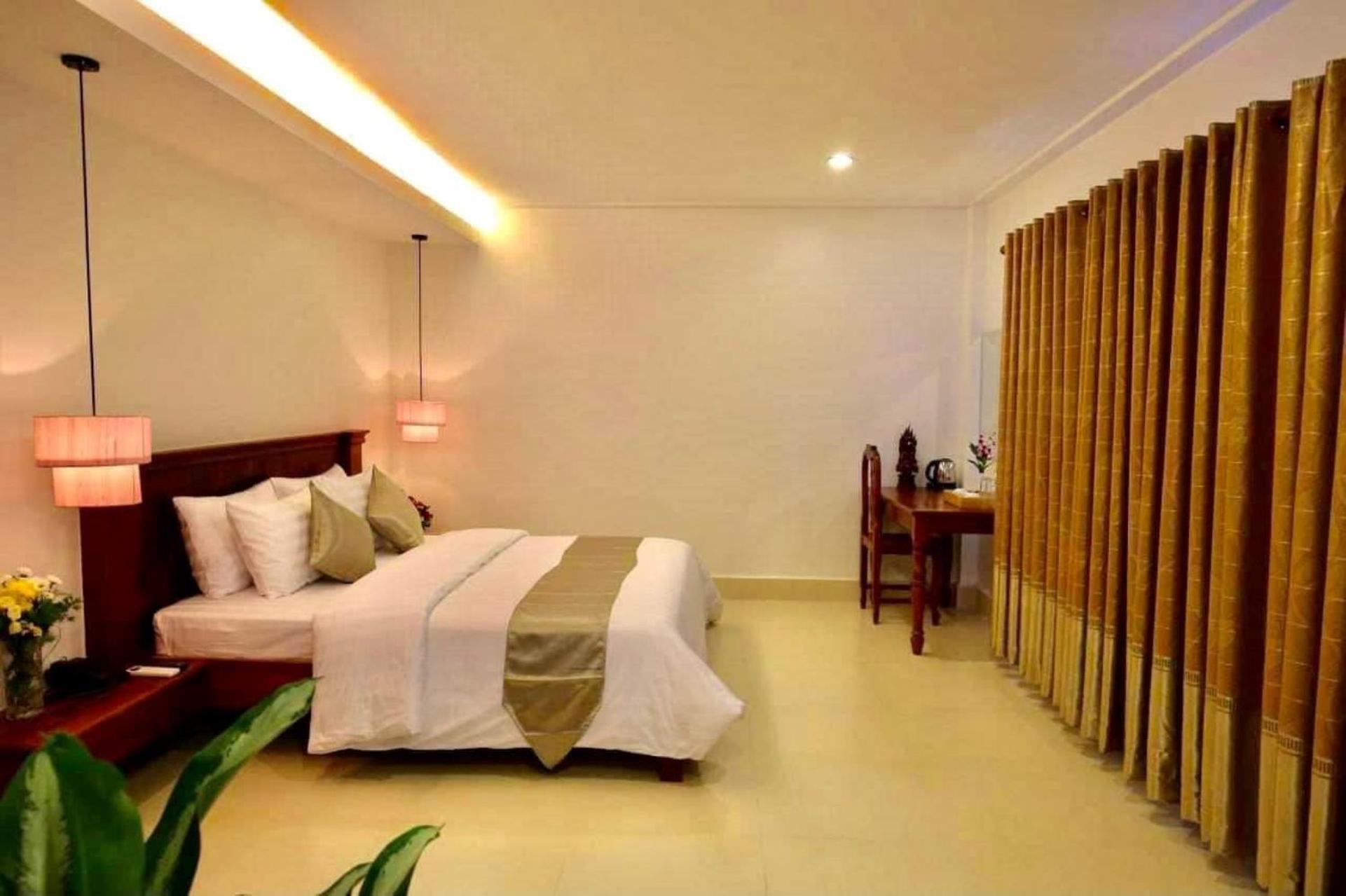 Holy Angkor Hotel Siem Reap Exterior photo